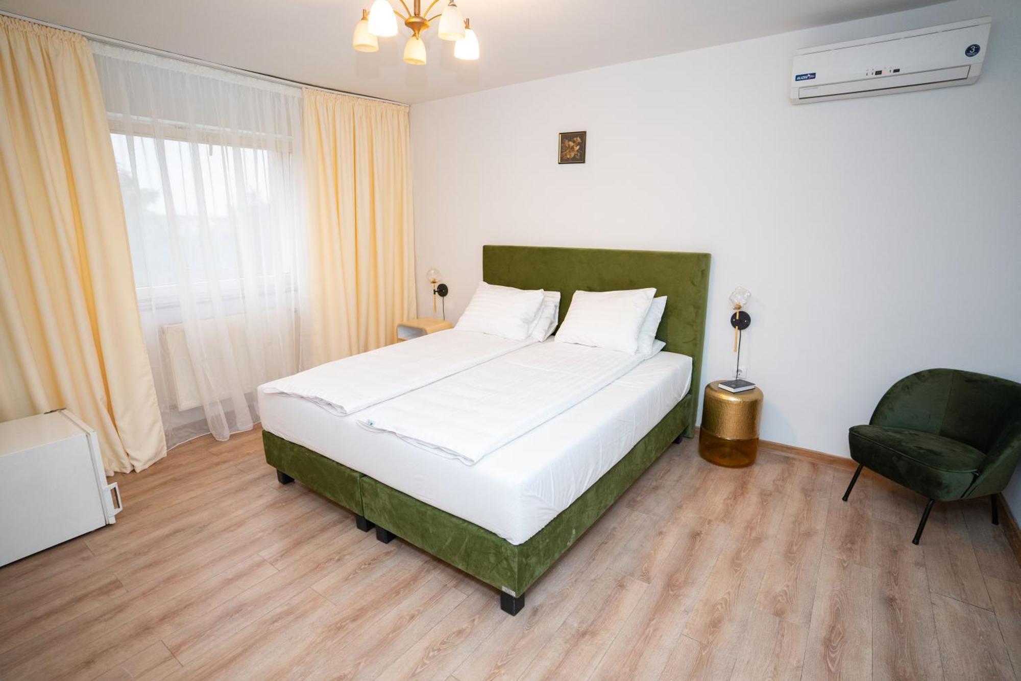 Hotel Royal Plaza By Timhotels Timisoara Exterior photo