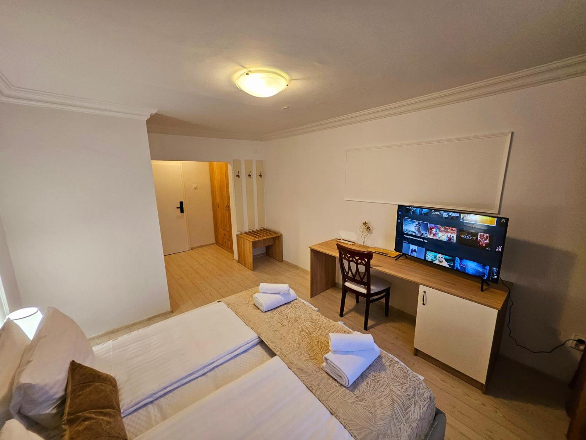 Hotel Royal Plaza By Timhotels Timisoara Exterior photo