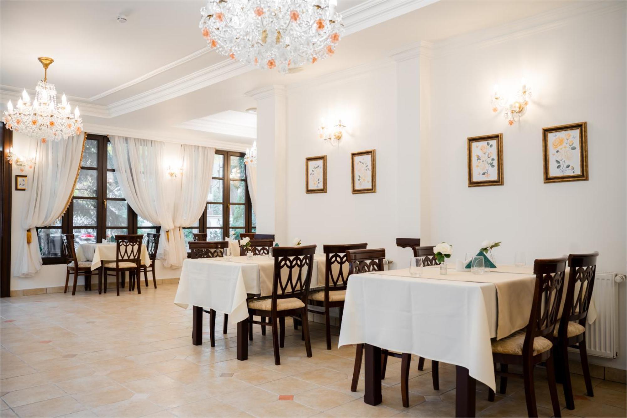 Hotel Royal Plaza By Timhotels Timisoara Exterior photo
