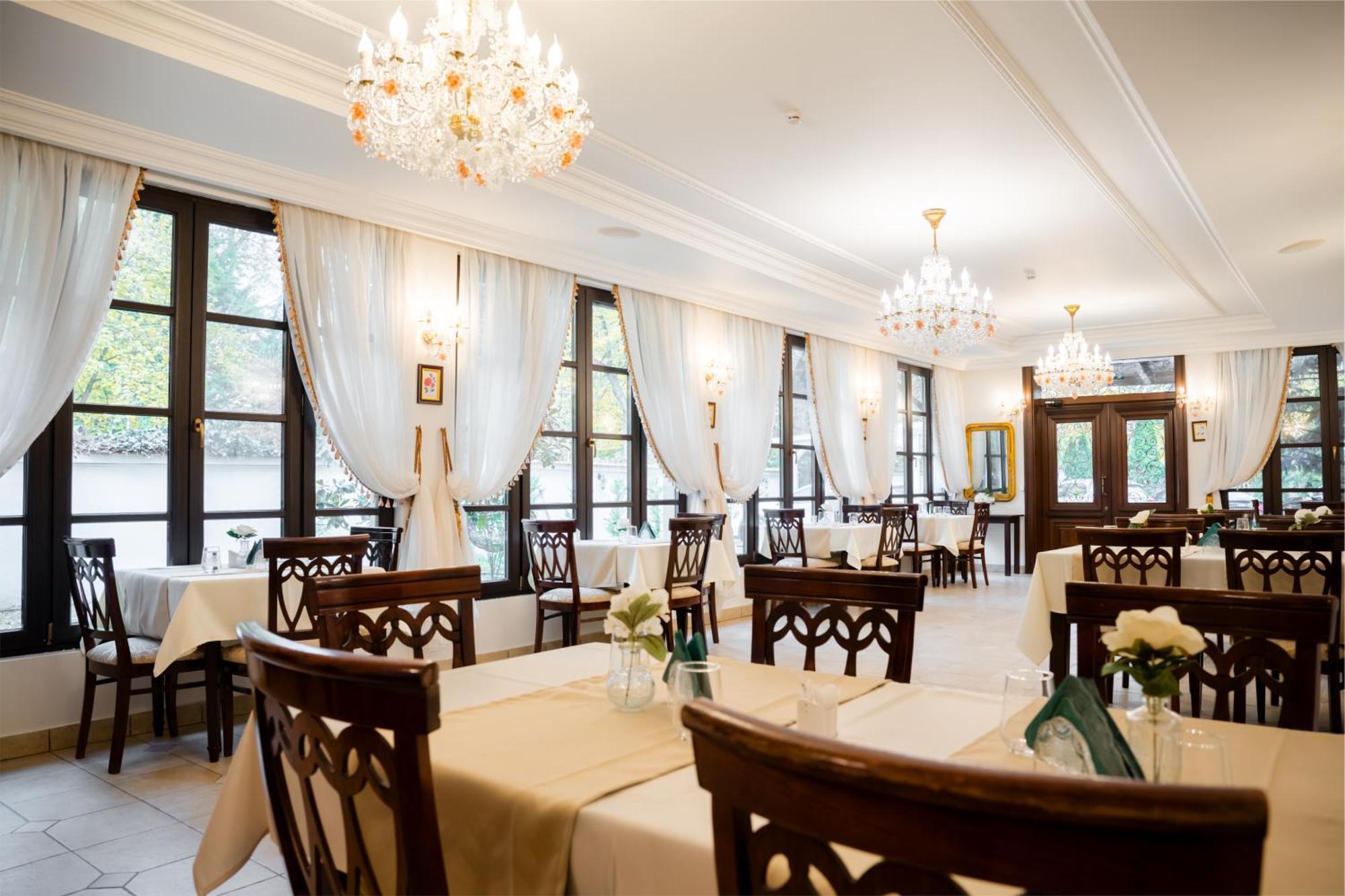 Hotel Royal Plaza By Timhotels Timisoara Exterior photo