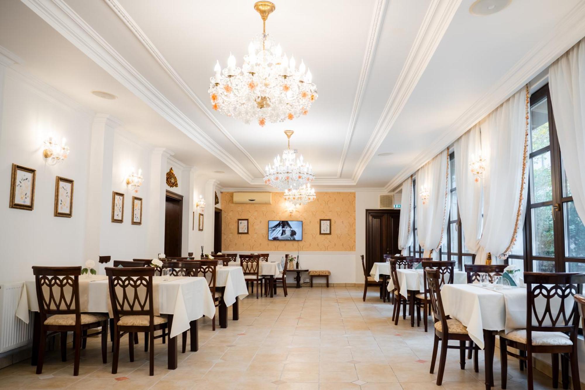 Hotel Royal Plaza By Timhotels Timisoara Exterior photo