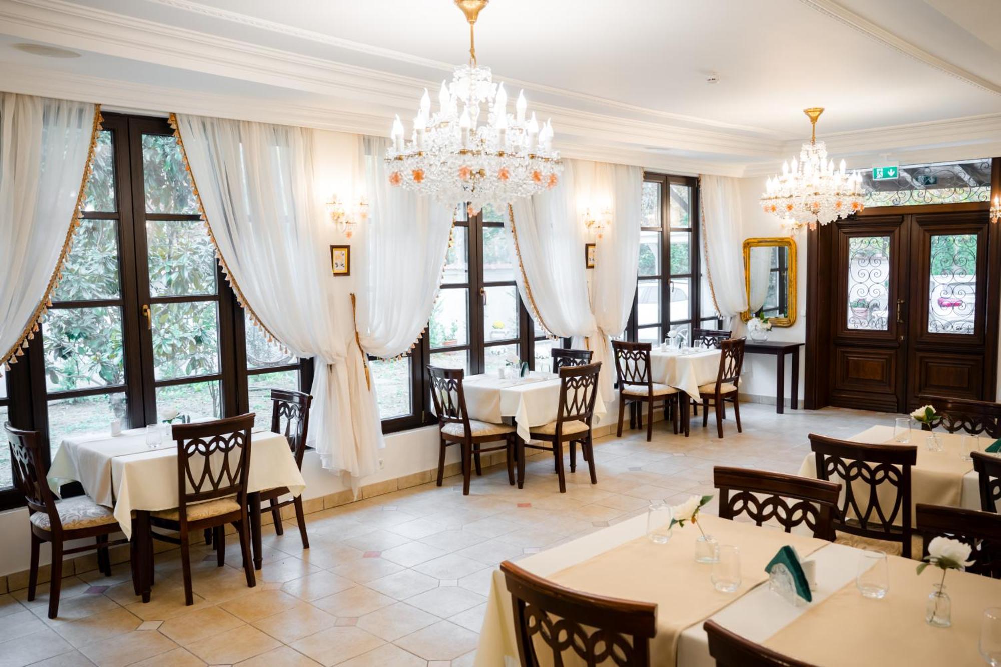 Hotel Royal Plaza By Timhotels Timisoara Exterior photo